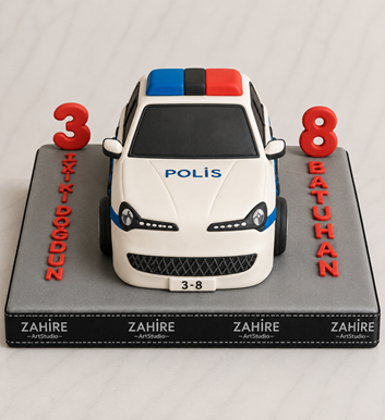Polis arabası temalı pasta