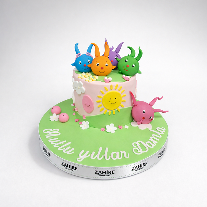 Sevimli Figürler Pasta