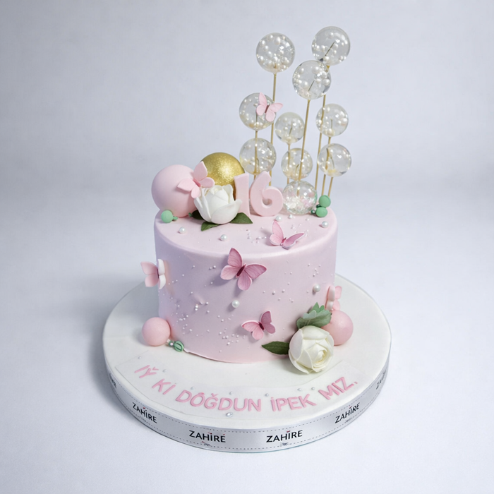 Çiçekli ve Şekerli Pasta