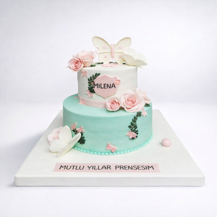 Kelebekler ve Güller Pasta