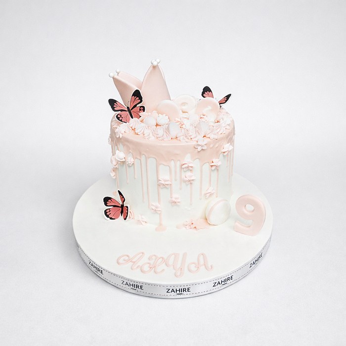 Kelebek ve Taçlı Pasta