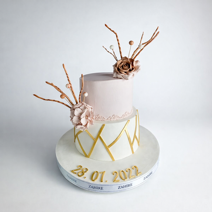 Güllü Nişan Pastası