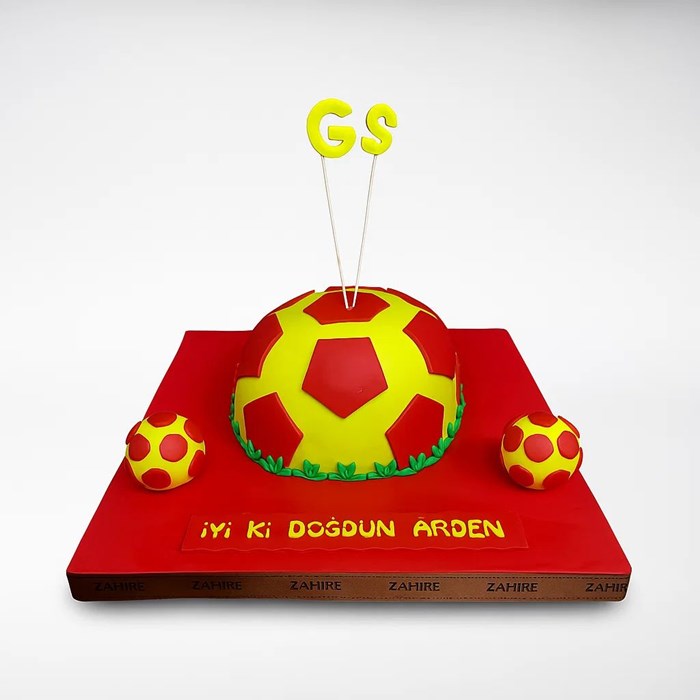 Galatasaraylı Top Pasta