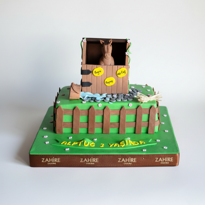 at çiftliği temalı pasta