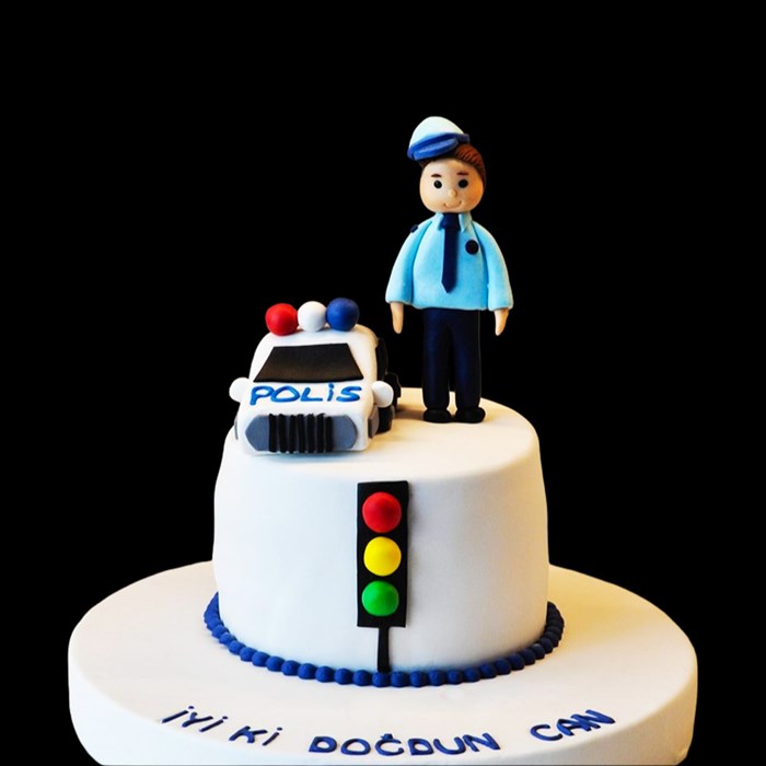 çocuk polis pasta