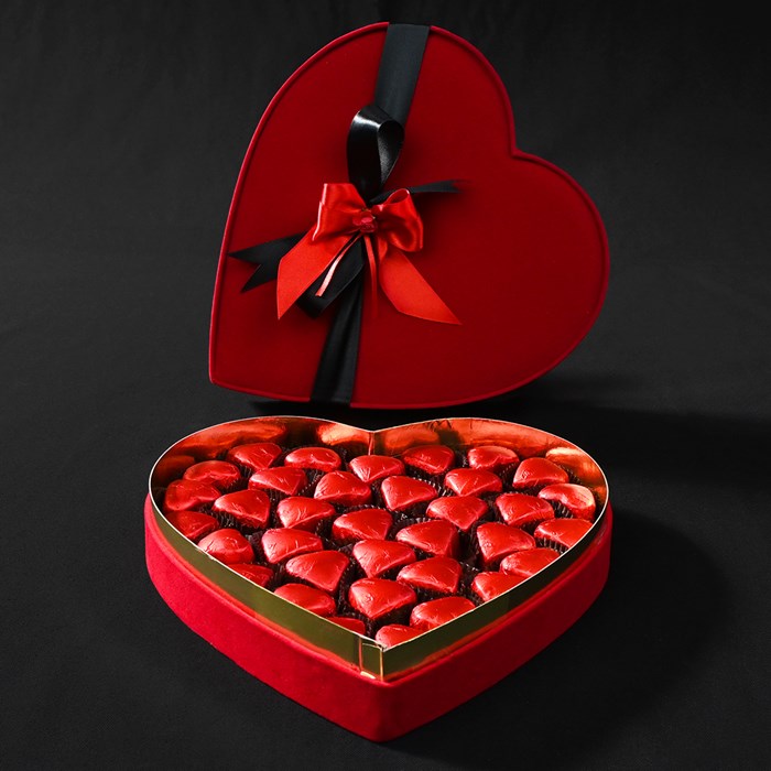 kadife kalp kutu yaldızlı çikolata