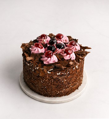 karaorman pasta, orman meyveli, çikolatalı pasta